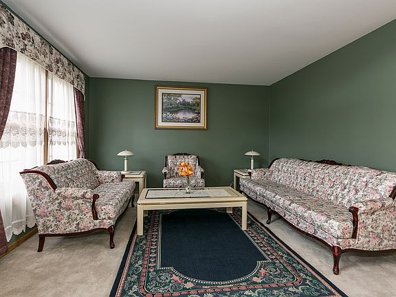 3rd image of 13429 Blackstone Ln