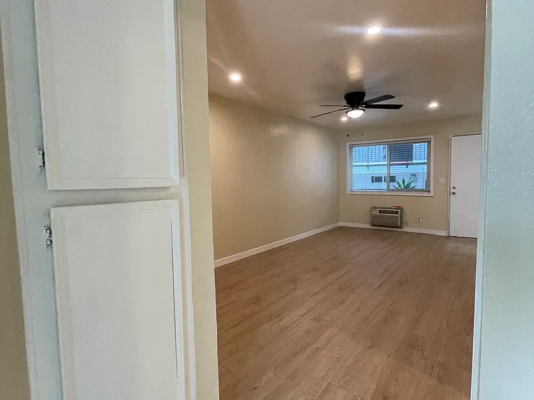 Genesis Apartments — Photo 45