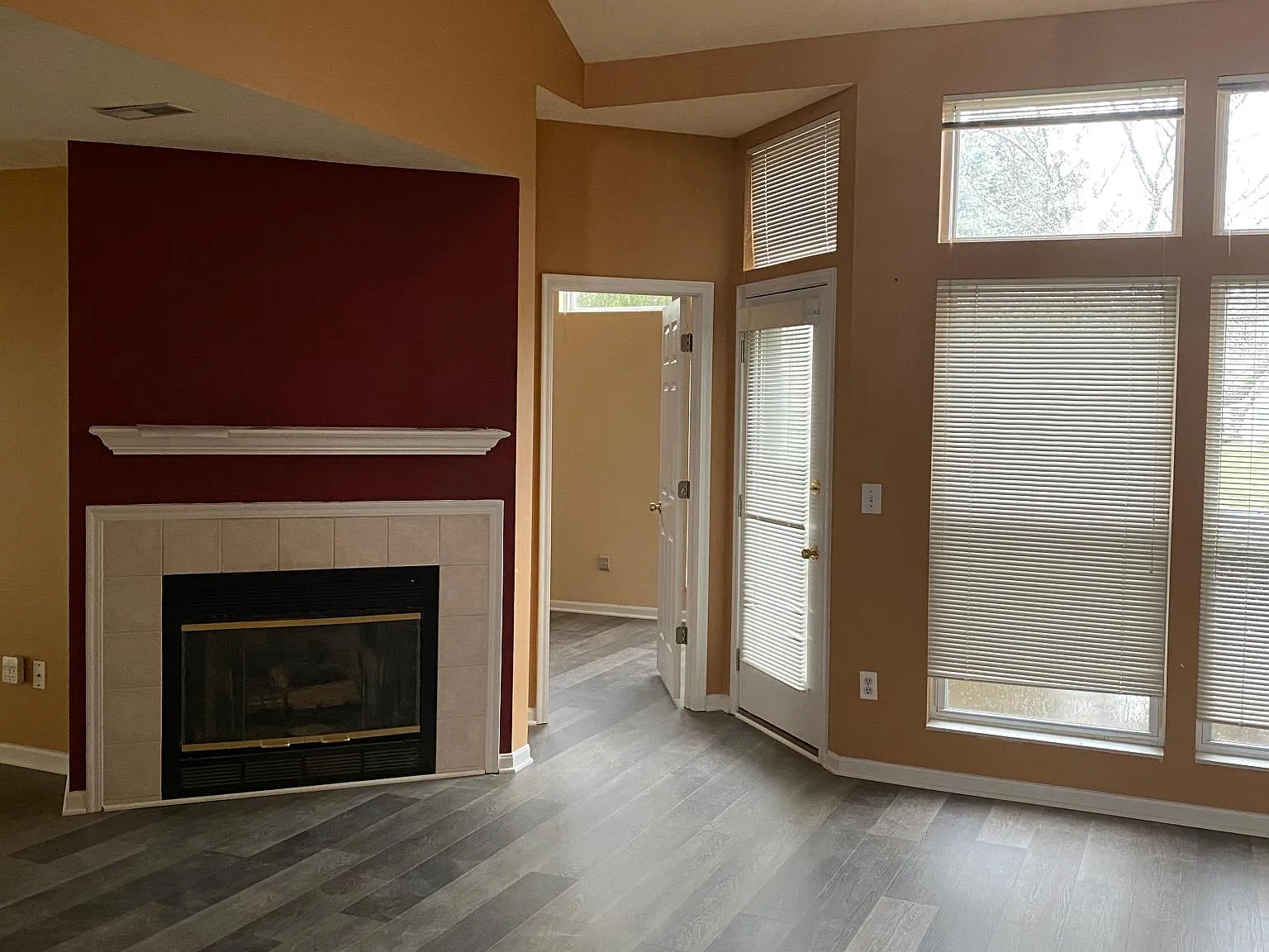 3 bed, 2.5 bath, 1509 sqft, $2,330 — Photo 4