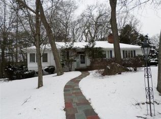 155 Locksley Rd, Lynnfield, MA 01940