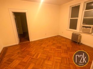 3234 33rd St APT 1F, Astoria, NY 11106