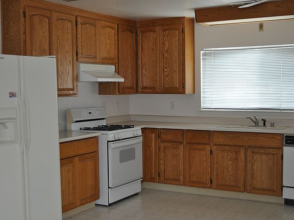 2nd image of 1785 Arizona Ave