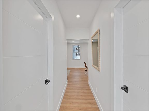 3rd image of 20 Hill St