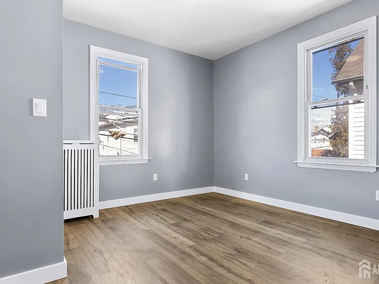 19 Newfield St — Photo 10