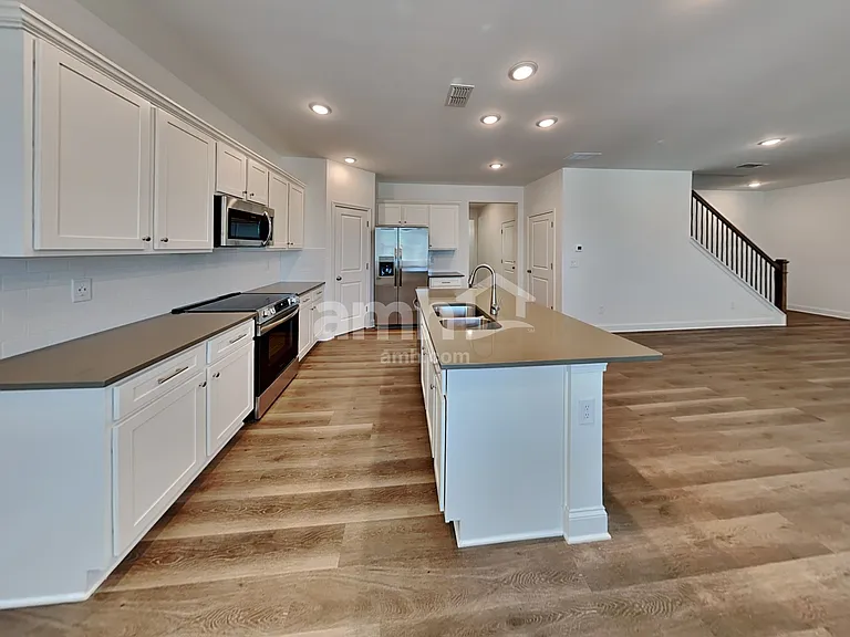 1305 Soapstone Rd — Photo 3