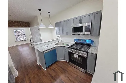 5540 Media St Photo 1
