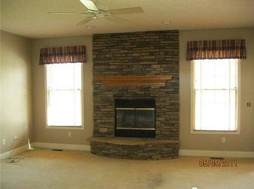 3rd image of 13728 Harvest Ln