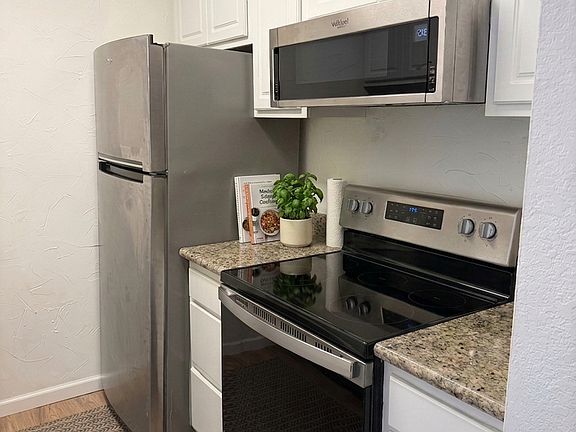 5th image of 4303 Buena Vista St APT 311