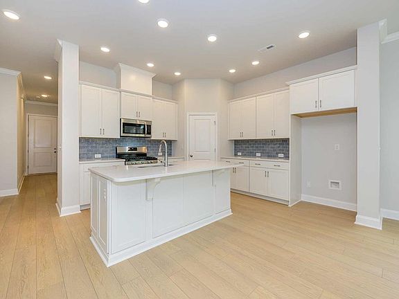 The Flourish - Kitchen