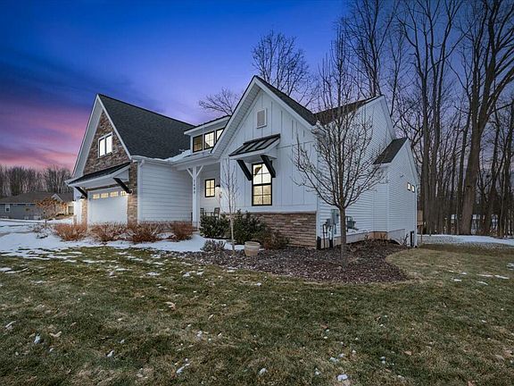 4th image of 7400 Panners Ln NE