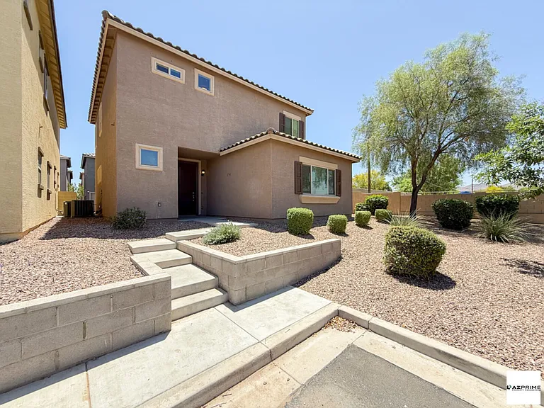 1741 W Pollack St — Photo 3