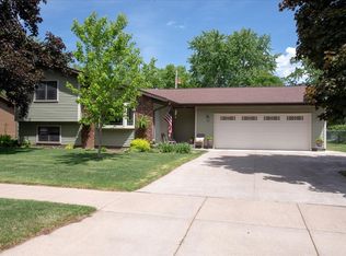2921 Saturn Ave, Eau Claire, WI 54703