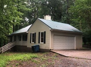 1500 Carriage Run Dr, Pleasant Garden, NC 27313