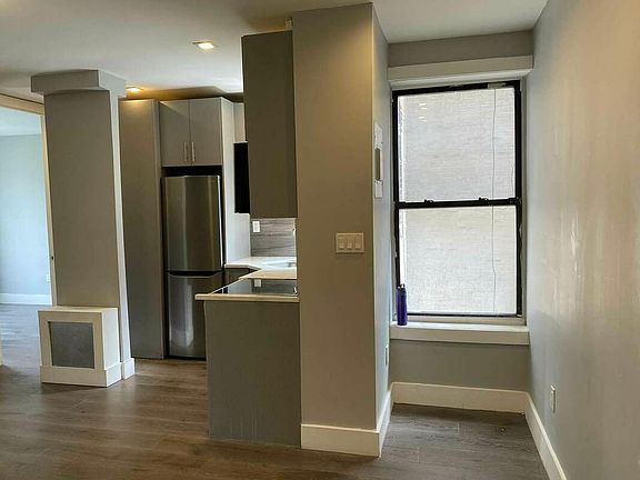 3rd image of 238 E 116th St APT 17