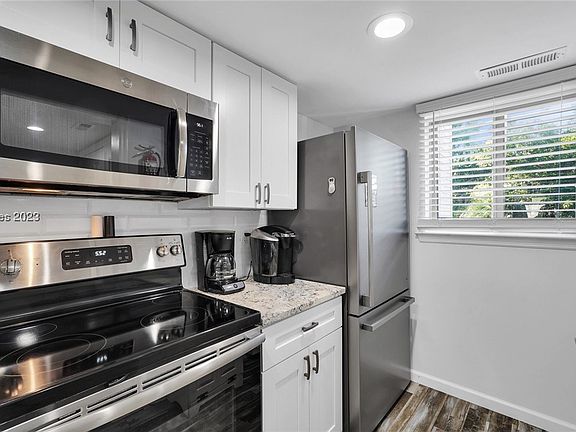 4th image of 9 Tanglewood Dr APT 1006