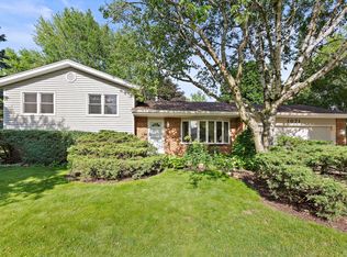 1071 Polly Ct, Elgin, IL 60120