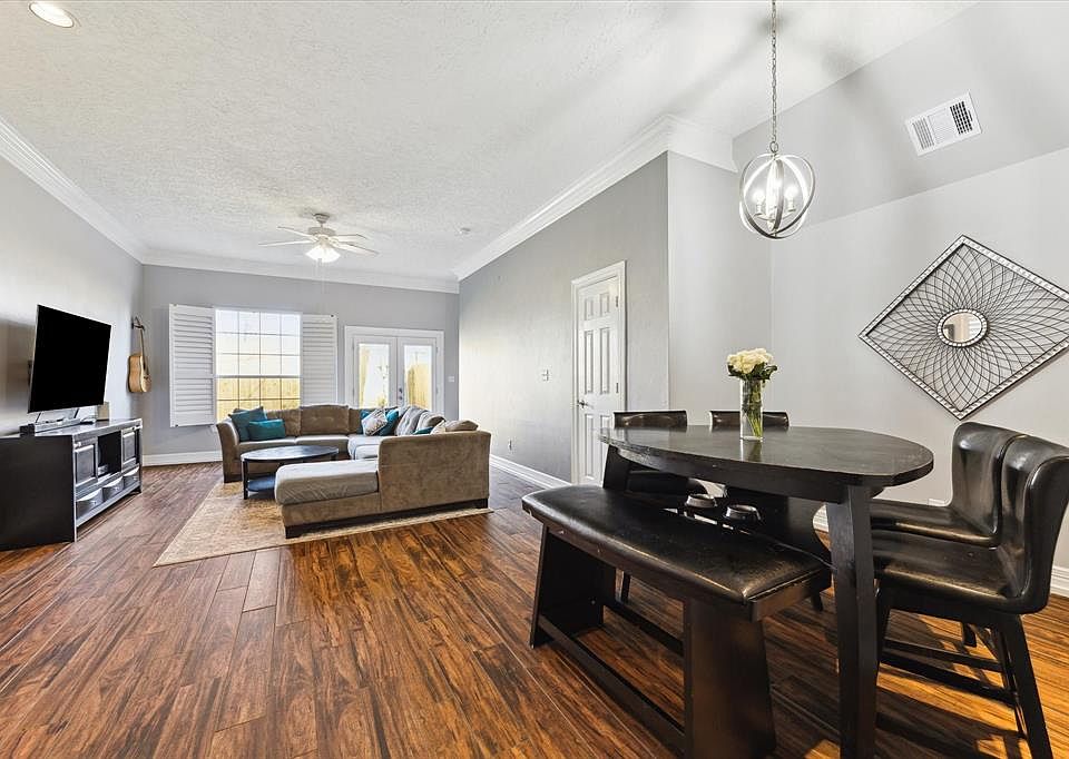 1st image of 1834 Woodvine Drive