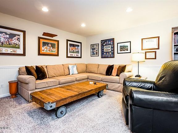 5th image of 2525 Churchill Dr