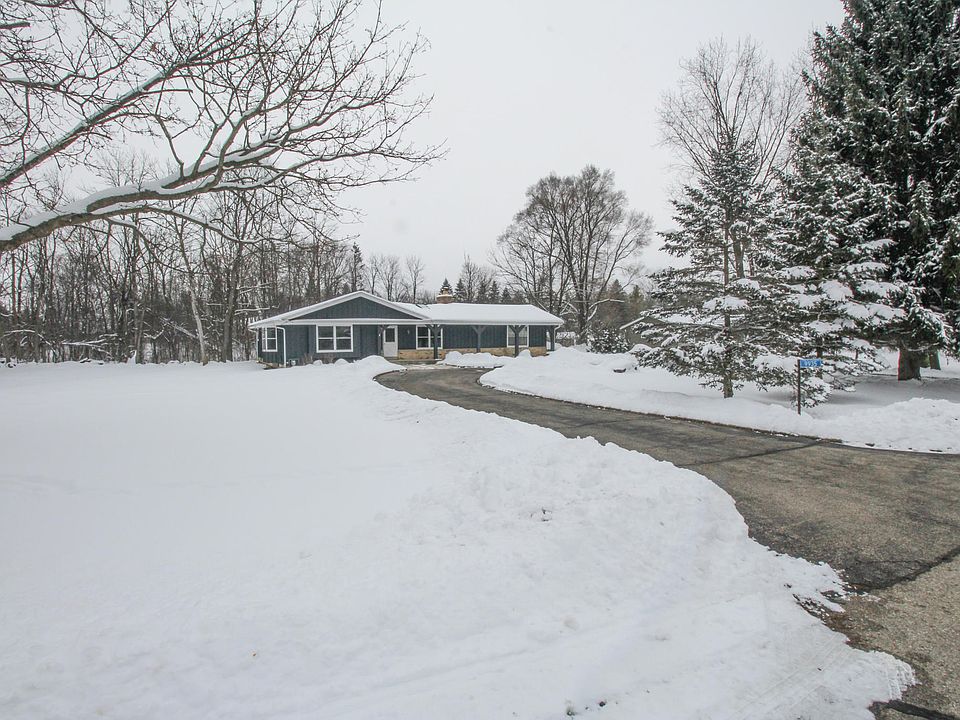 2nd image of 9935 Royal Oak Rd