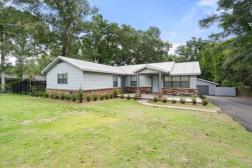 2609 Longleaf Dr Photo 1