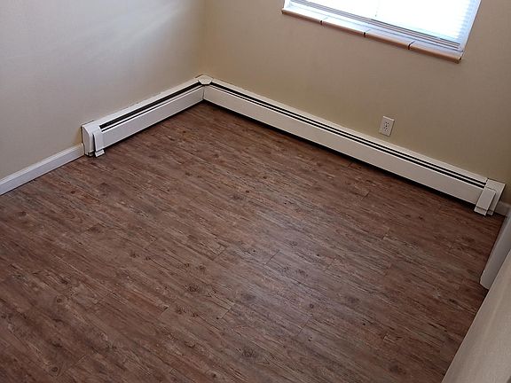 4th image of 940 S Chelton Rd #4