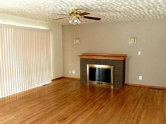 4th image of 13324 E Cataldo Ave