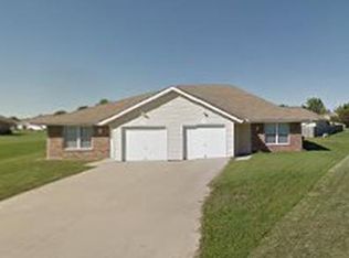 210 Broadway Ter, Grain Valley, MO 64029