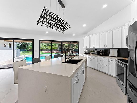 3rd image of 8360 NW 51st Court