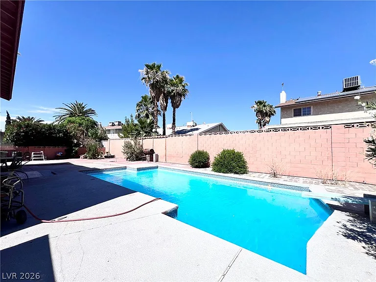 5009 Mesa View Dr — Photo 37