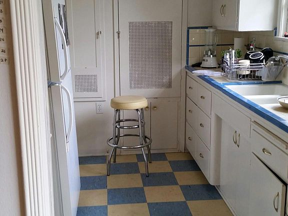 5th image of 824 20th St #A