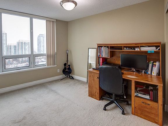 4th image of 15 Grenville St #1504