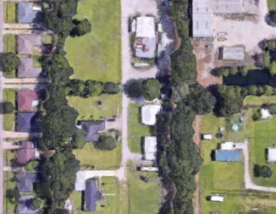 2nd image of 207 Turf Rd