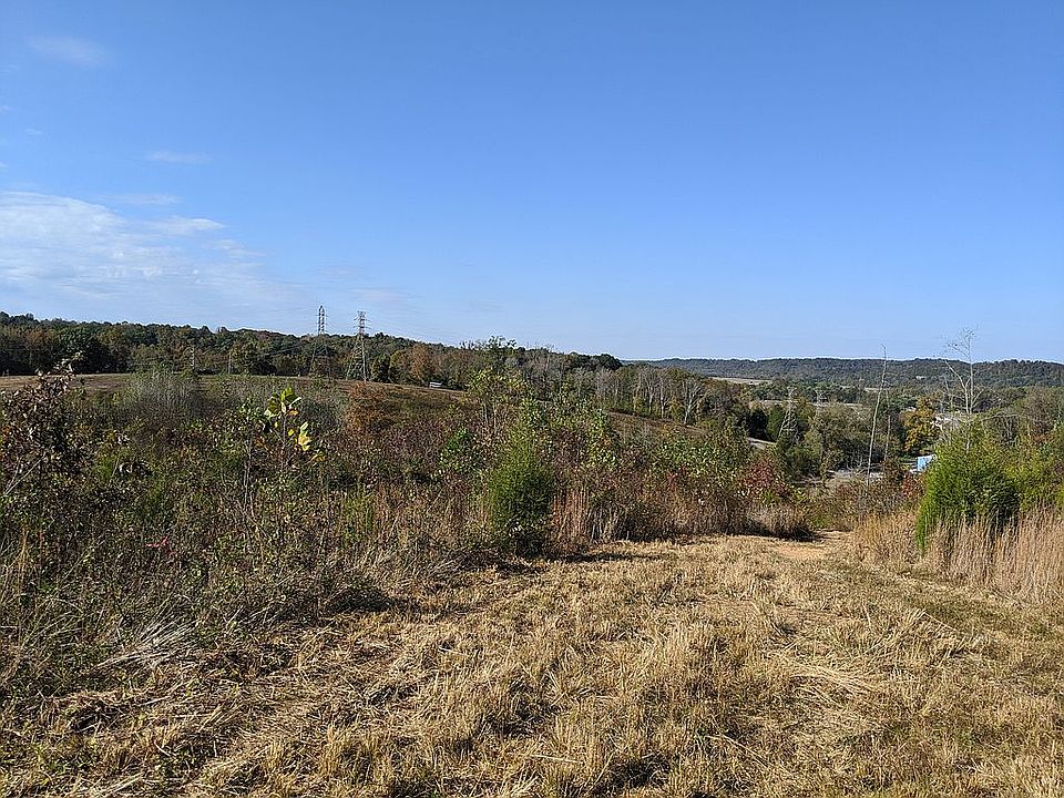 2nd image of 2204 Cheatham Dam Rd