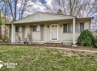 2840 Hampstead Dr, Flint, MI 48506