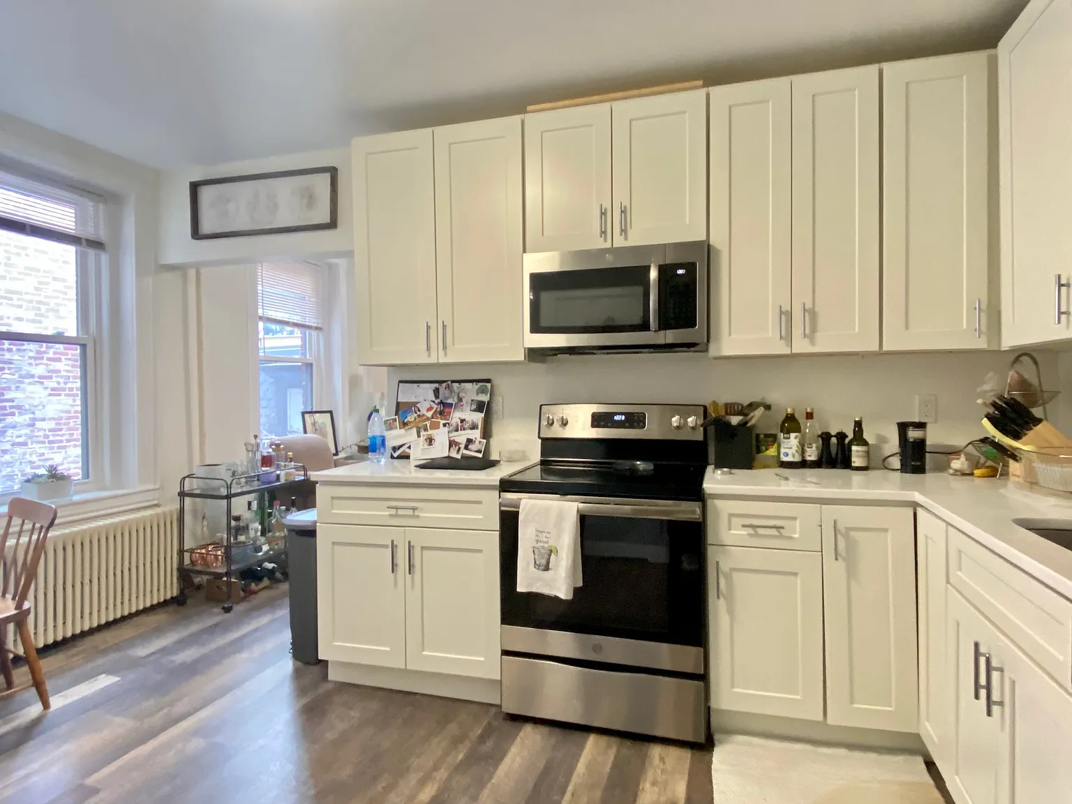 3 bed, 930 sqft, $5,600 — Photo 3