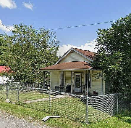 4th image of 188 Bowles Ave