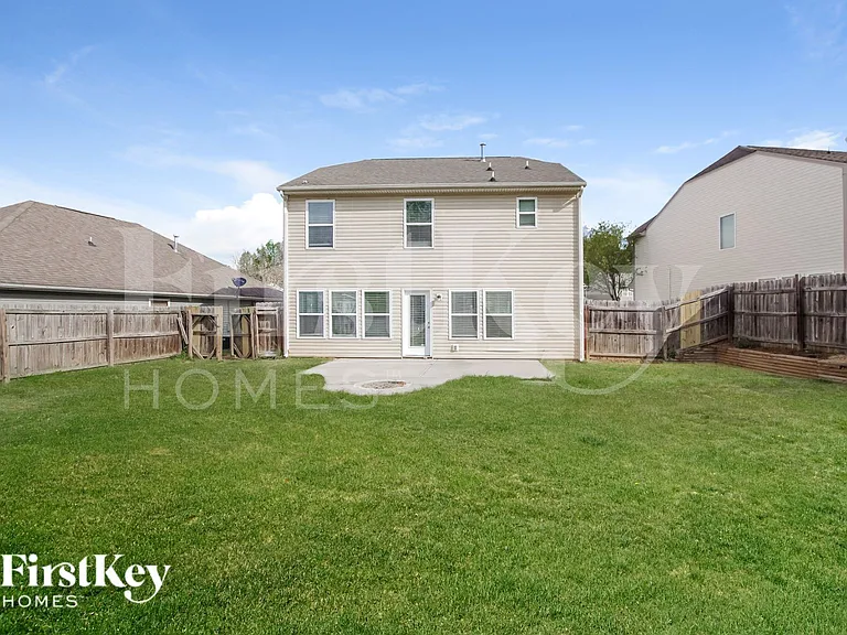 1425 Logan Patrick Ct — Photo 15