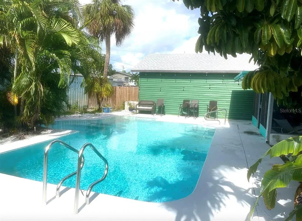 1 bed, 1.0 bath, 480 sqft, $1,600 — Photo 2
