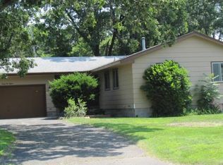 2515 Knollwood Dr, New Brighton, MN 55112