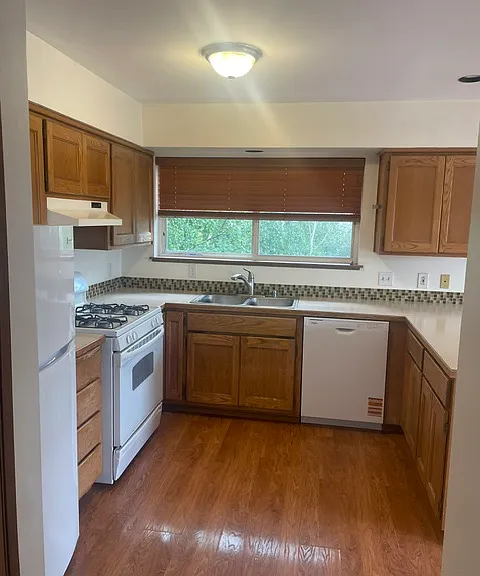 9741 Woodlawn Ave N #C — Photo 2