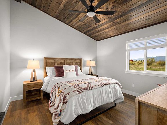 4th image of 916 Jensen Rd