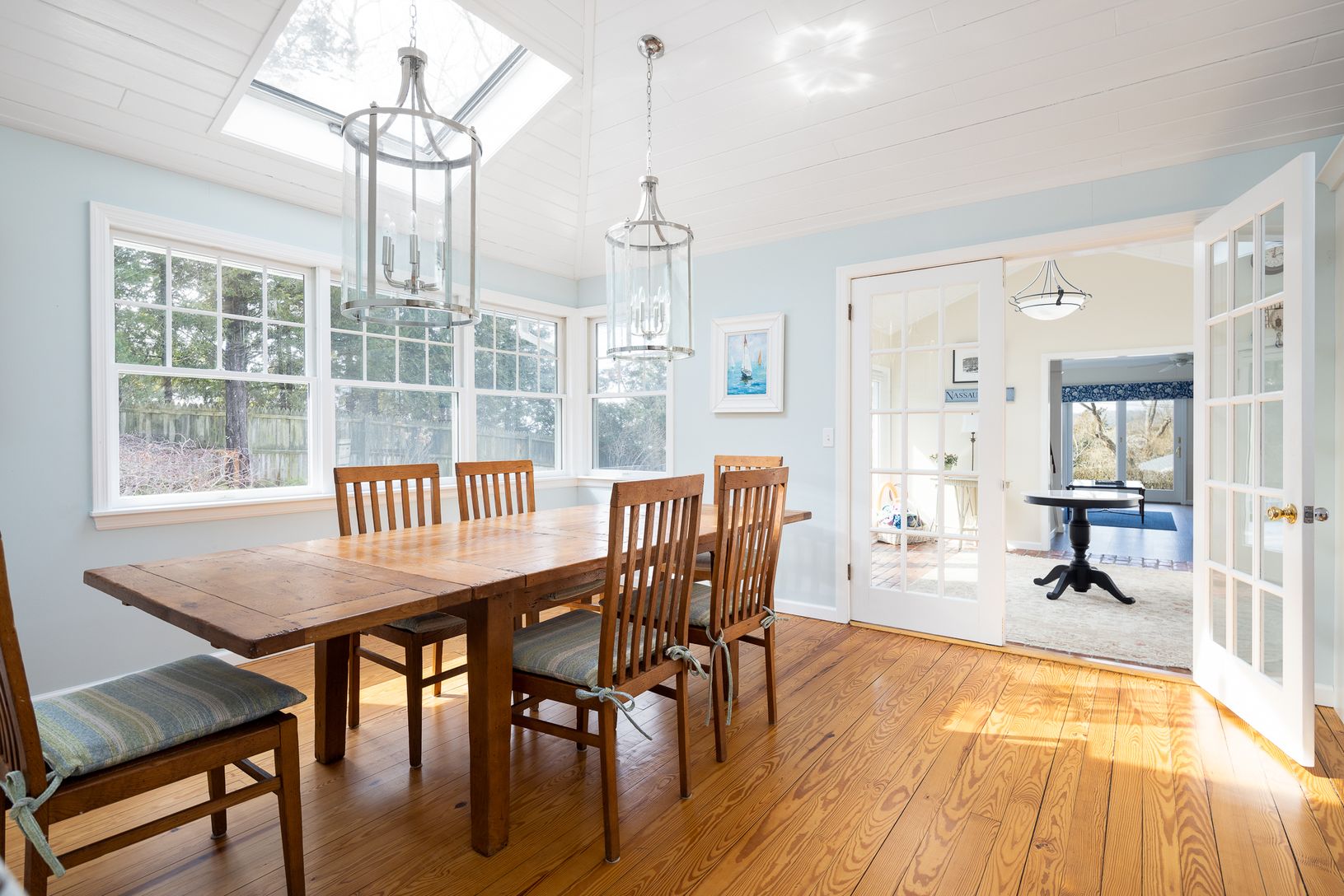  Eat-in-kitchen
