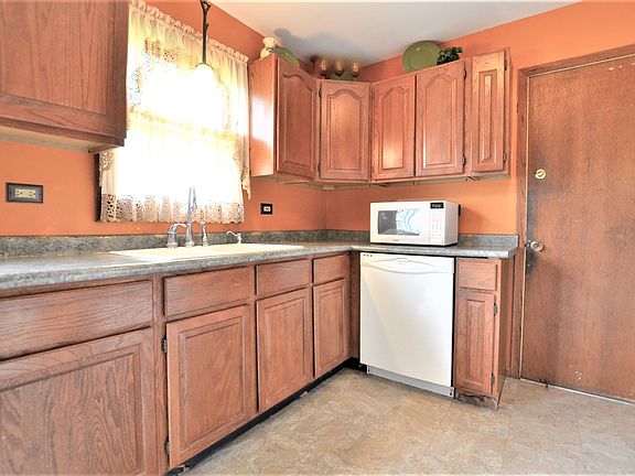 3rd image of 1657 S Green Meadows Blvd