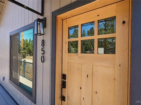 850 Central Ln, Big Bear City, CA 92314