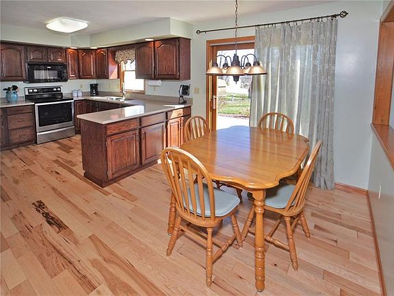 3rd image of 1011 Dunedin Dr