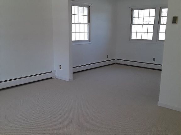 3rd image of 33 Longview Dr