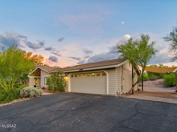 2nd image of 4076 N Hidden Cove Pl