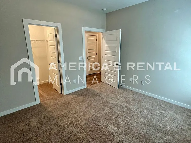 2132 Ellsworth Loop Rd — Photo 27