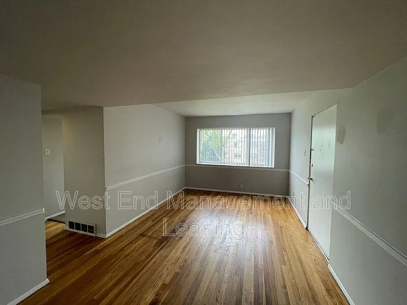 2 bed, 1.0 bath, $995 — Photo 4