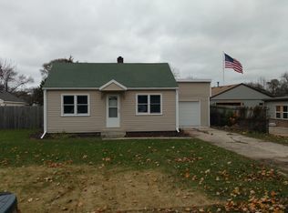 220 Superior Ave, Machesney Park, IL 61115
